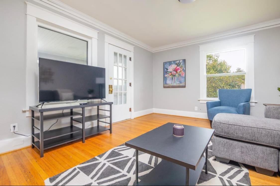 Spacious 2 Bedroom Home Near Ingersoll & Downtown Des Moines Eksteriør billede